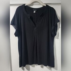 🌷Cable & Gauge Black Short Sleeve V-Neck Tunic🌷size: XL